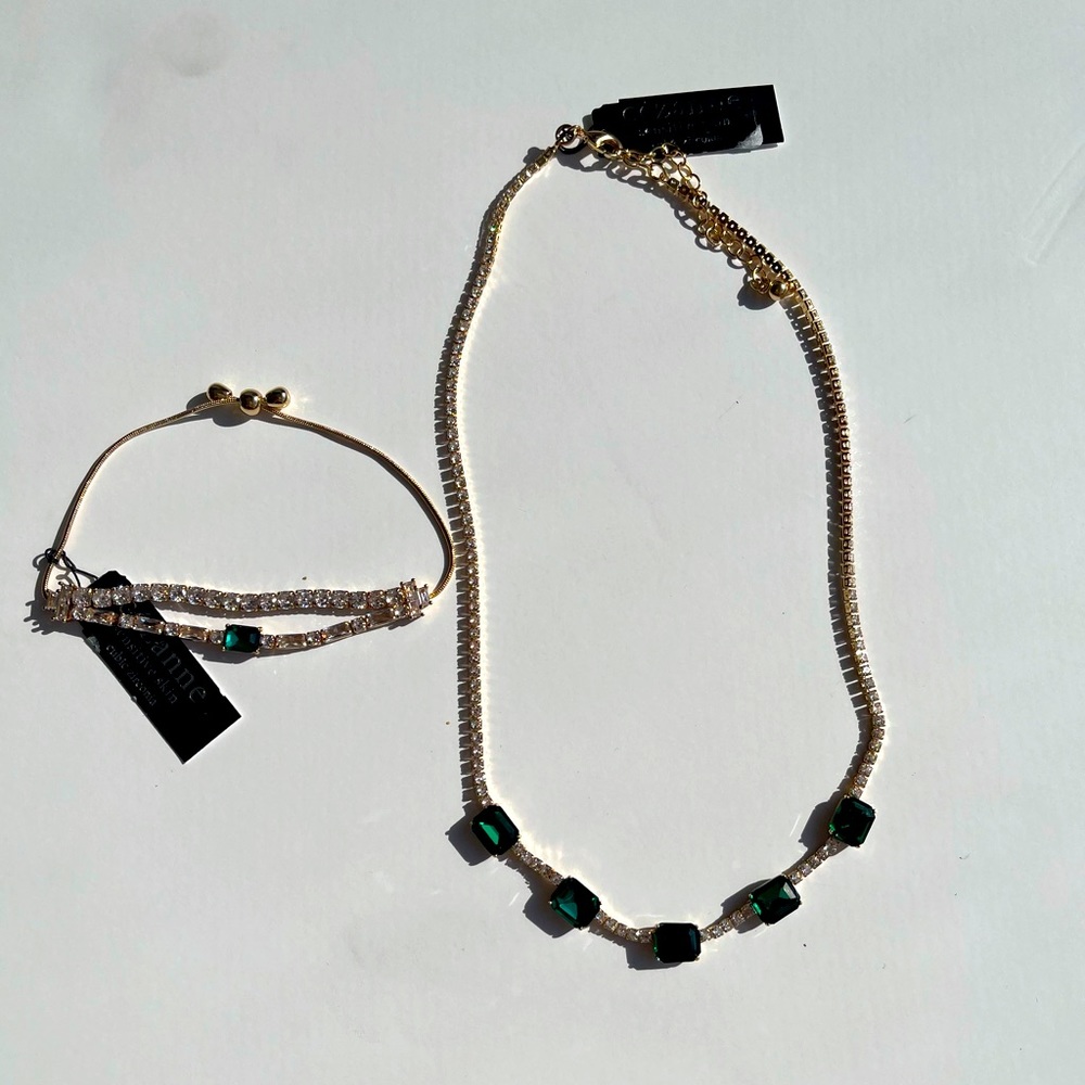 Necklace and bracelet with green stone